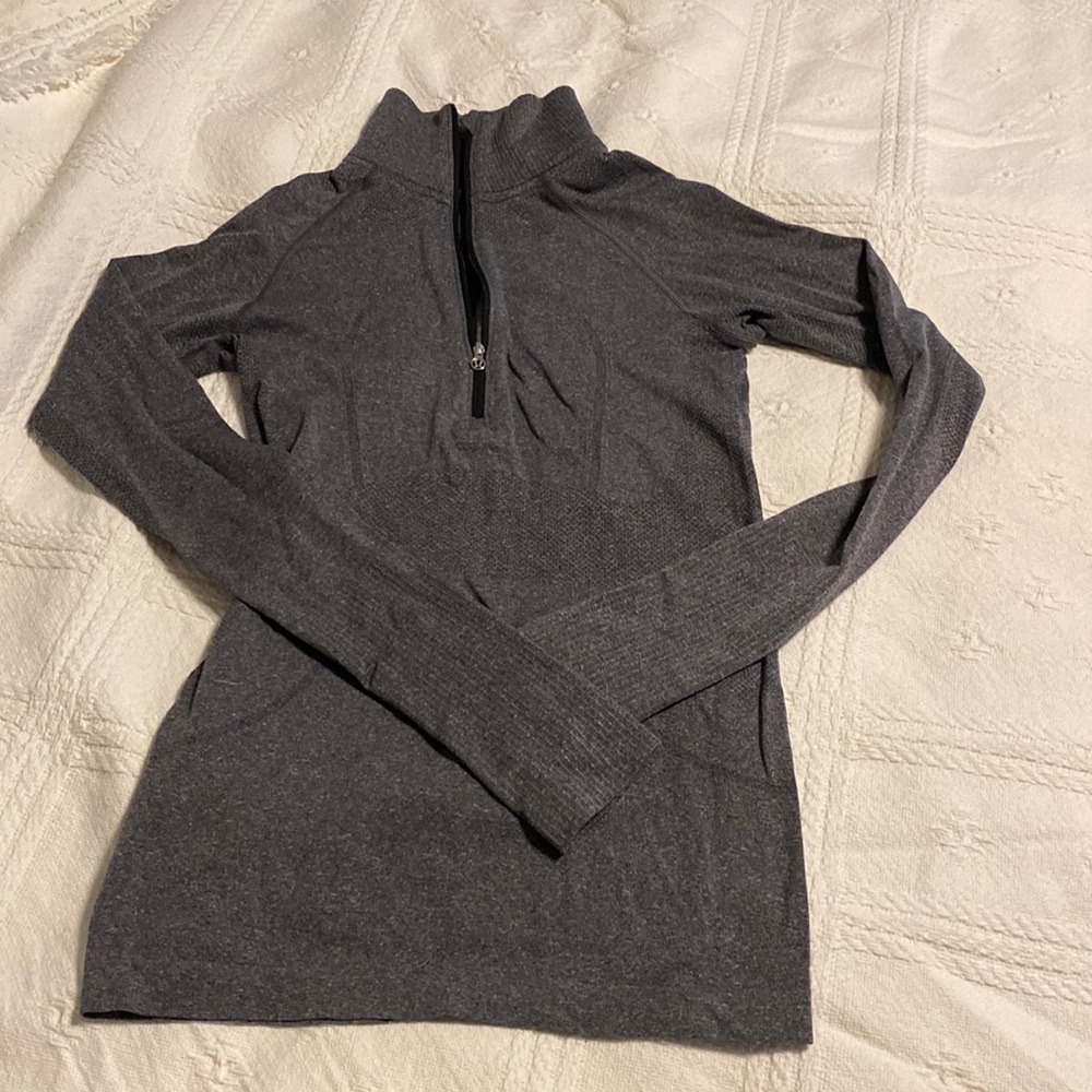 Lululemon 1/4 Zip Heather Grey Long sleeve Running Shirt Run Swiftly Size 4